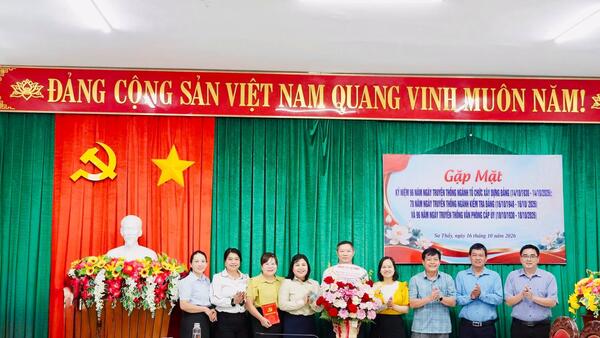Sa Thầy gặp mặt kỷ niệm ngày truyền thống các cơ quan tham mưu, giúp việc của Đảng